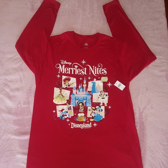 2021 Disney Merriest nights  cotyon long sleeve shirt - Picture 1 of 10